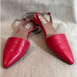 MATT & NAT Sz 38 Faux Leather Pointy Toe Slingback Flats in Red